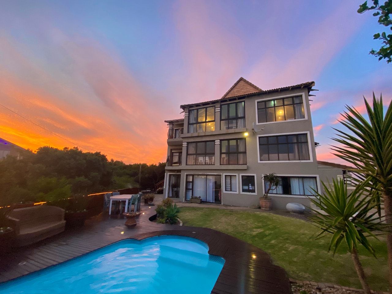 Jeffreys Bay Accommodation at  | Viya