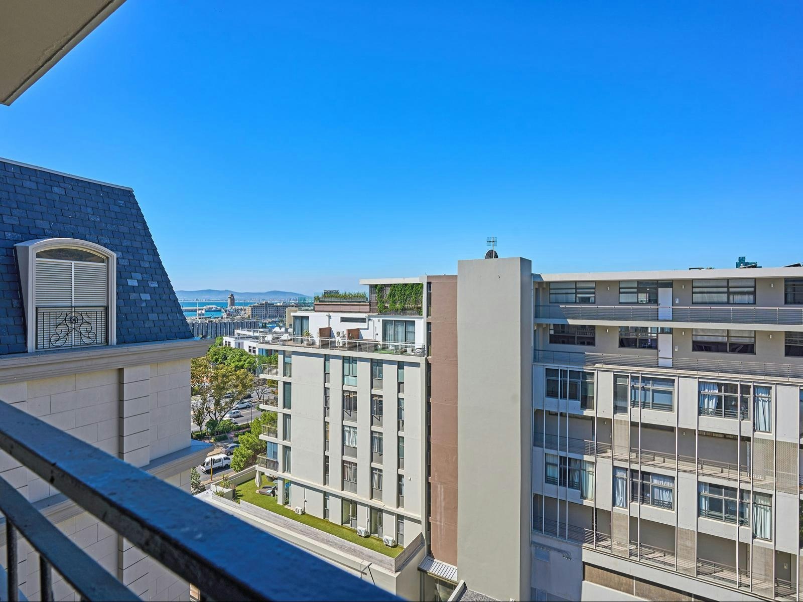 Cape Royale Apartment 802 image no 3 of 21
