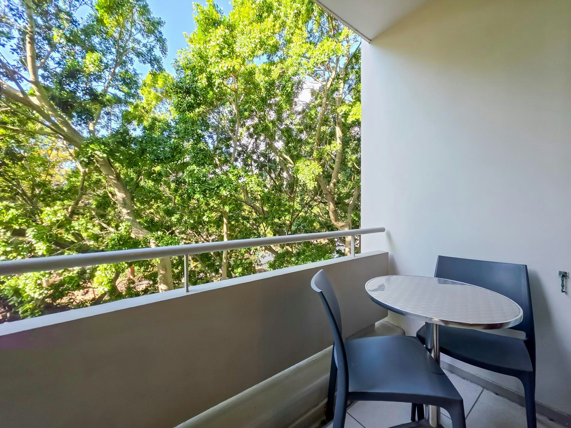 St Martini Gardens Balcony Apartment image no 18 of 41