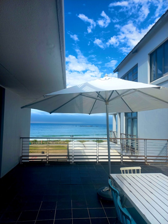 Bloubergstrand Accommodation at  | Viya