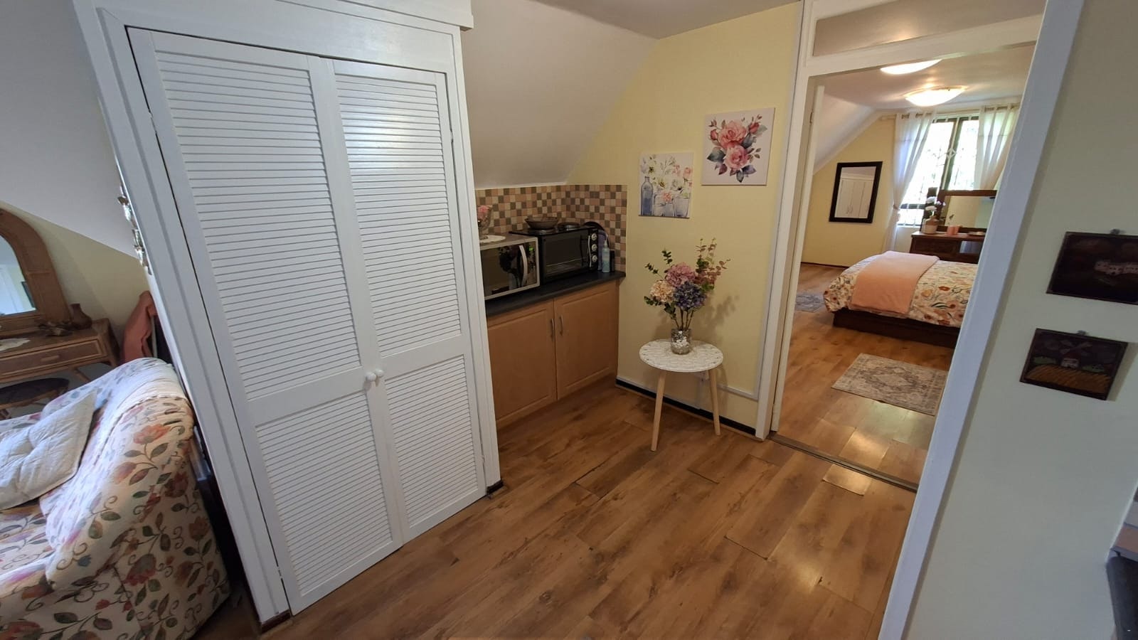 SkyRoom image no 3 of 11