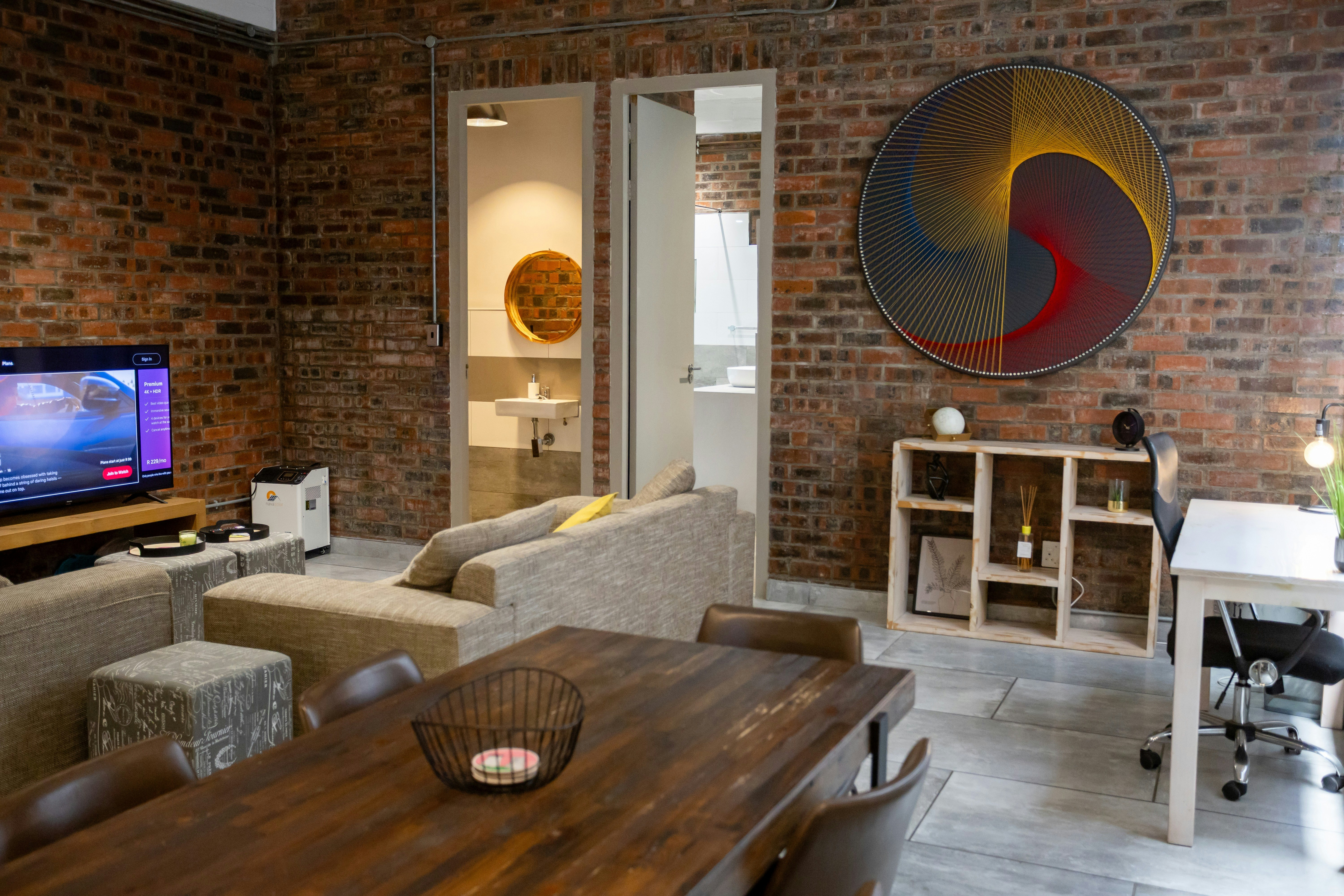 New York Style Apartment in Gardens image no 3 of 17