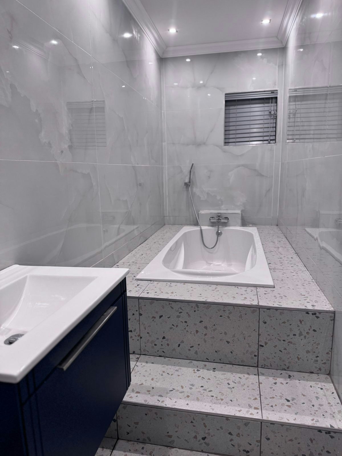 Midlands Luxury Villa image no 14 of 16
