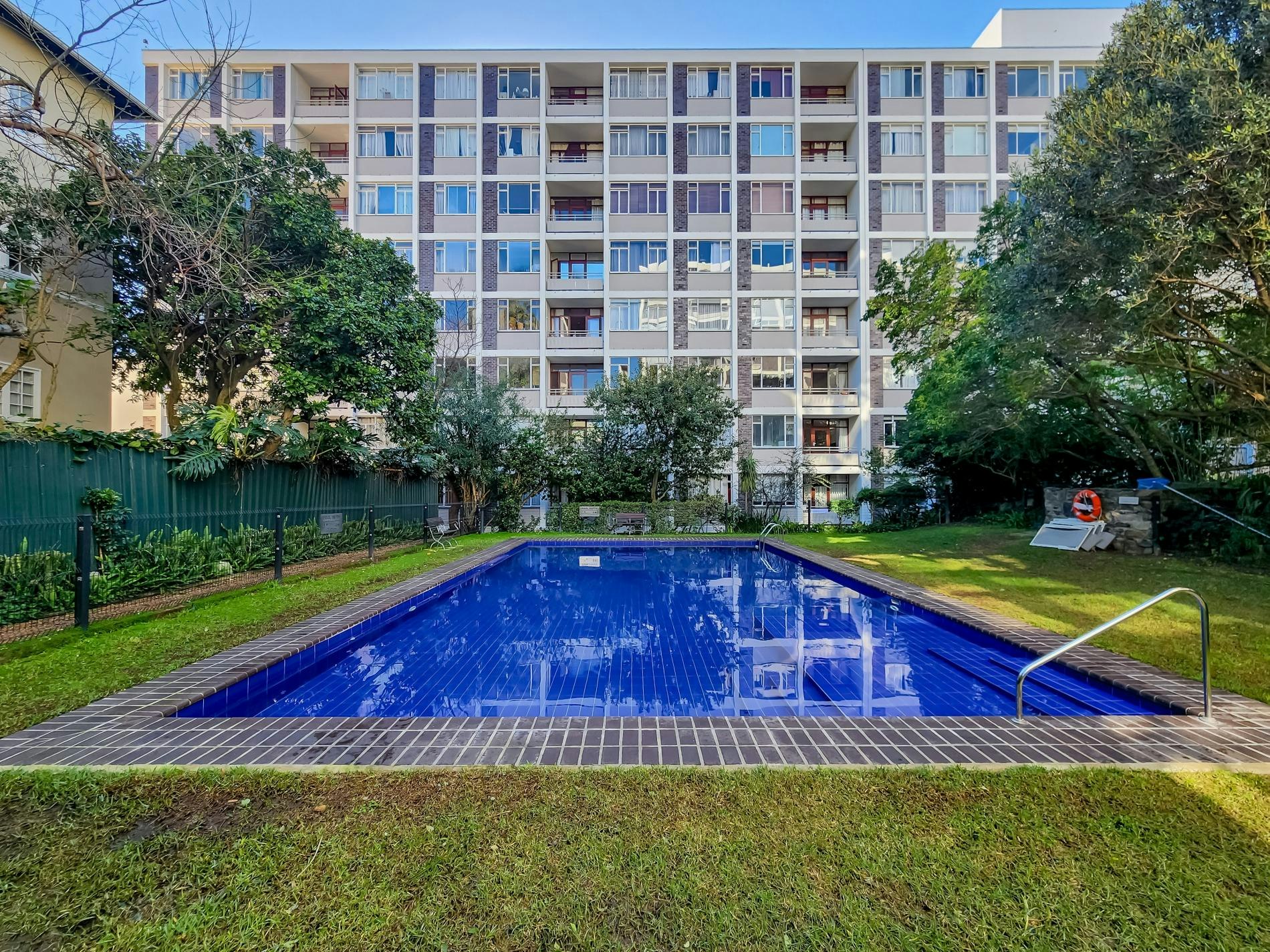 St Martini Gardens Garden Apartment image no 3 of 36