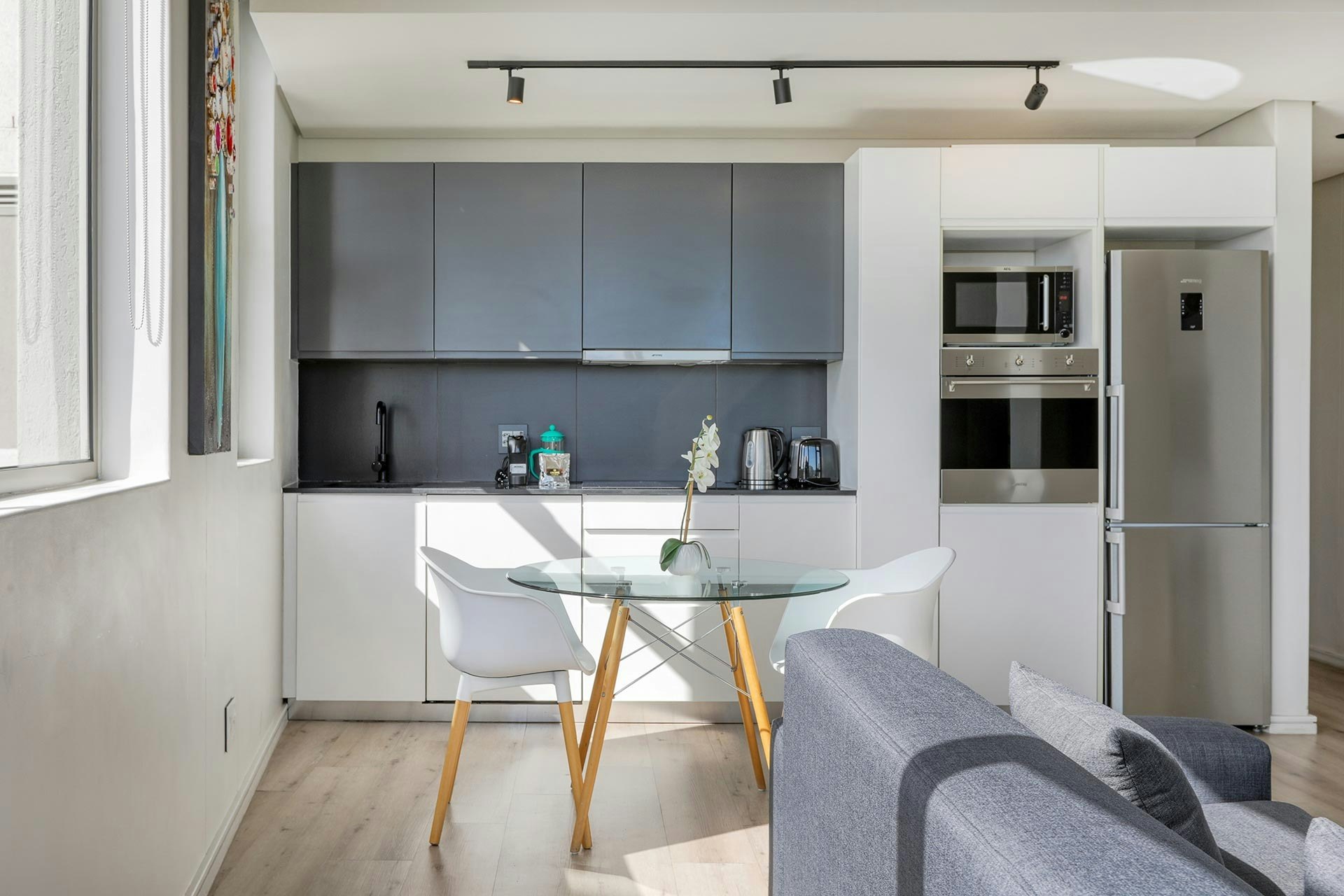 604 Luxury City View image no 5 of 16