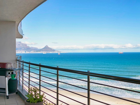 Bloubergstrand Accommodation at  | Viya