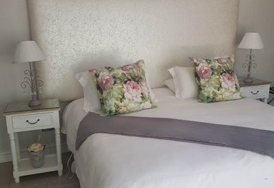  by A Bed & Roses Guest Rooms | LekkeSlaap