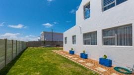 Struisbaai Accommodation at Dageraad 2 | Viya