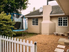 Southern Suburbs Accommodation at Airlie Road Family Retreat | Viya