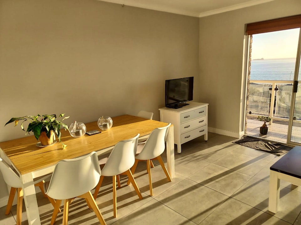 Bloubergstrand Accommodation at  | Viya