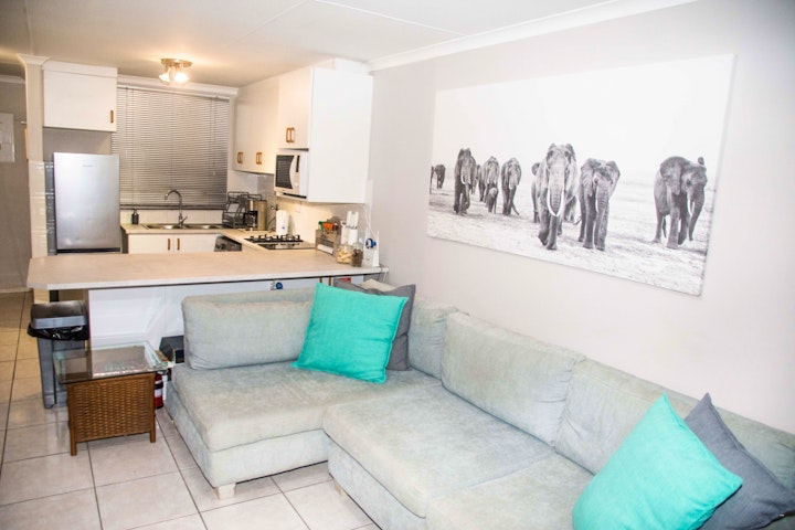 East London Accommodation at 18 Coogee Bay Beachfront Apartment | Viya