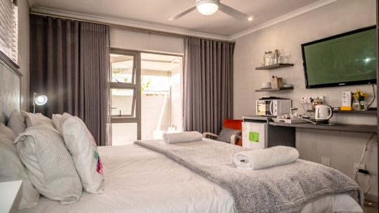 Cape Winelands Accommodation at  | Viya