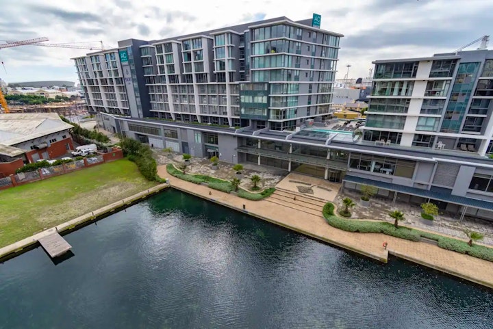 Cape Town Accommodation at 707 Canal Quays | Viya