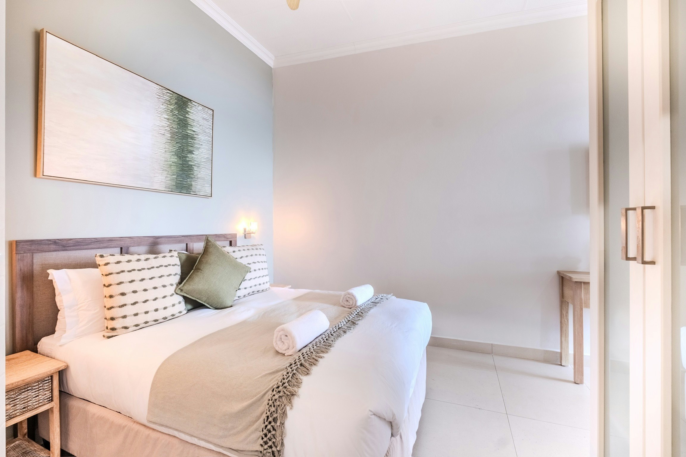 Umdloti Ocean Paradise | 2-bedroom with Sea Views image no 2 of 20