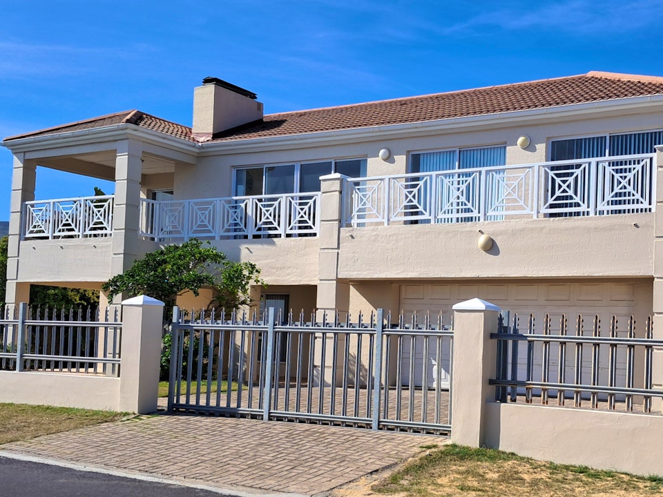 Hermanus Accommodation at  | Viya