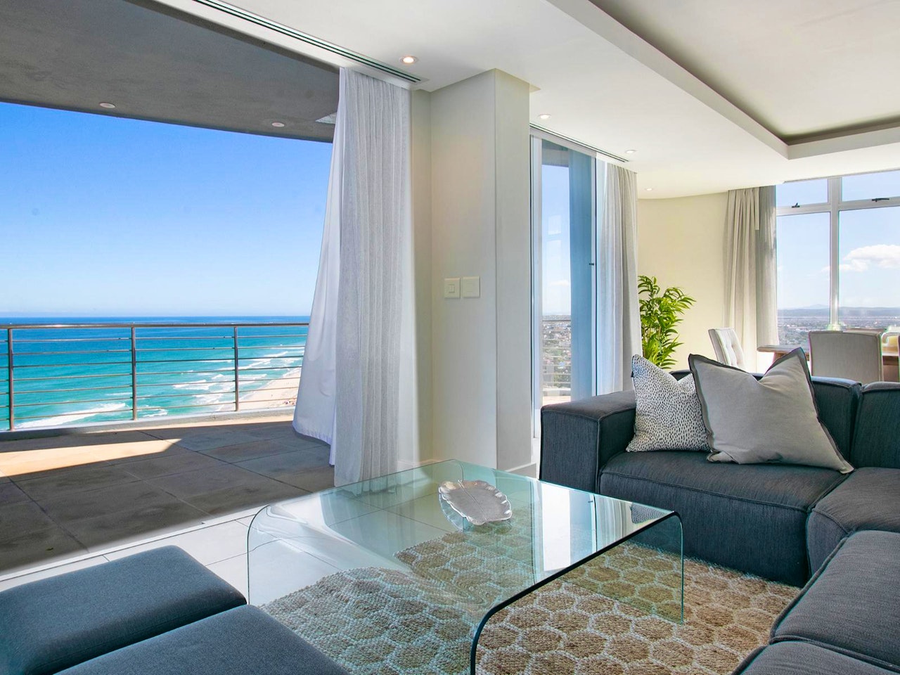 Bloubergstrand Accommodation at  | Viya