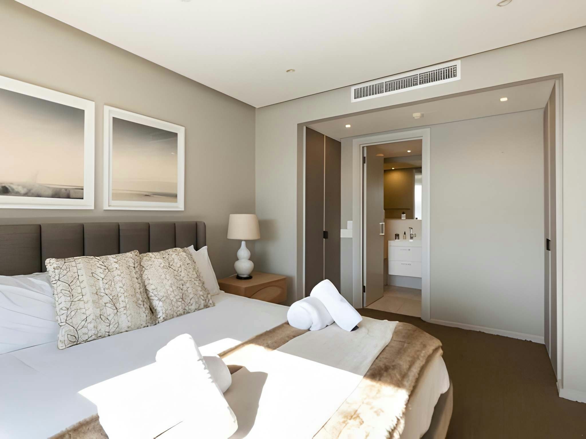 Mountain Marina - Three Bedroom Luxury Premier 3 image no 18 of 26