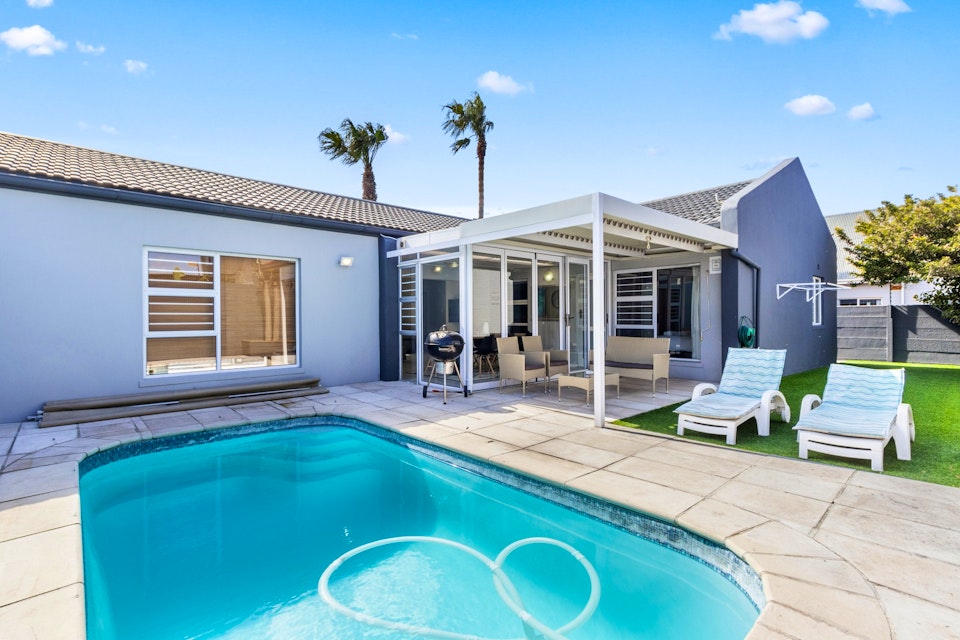 Bloubergstrand Accommodation at  | Viya