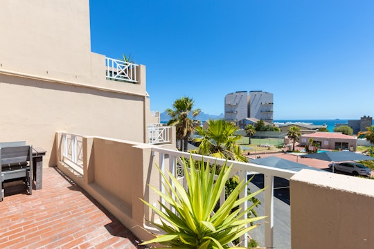 Bloubergstrand Accommodation at  | Viya