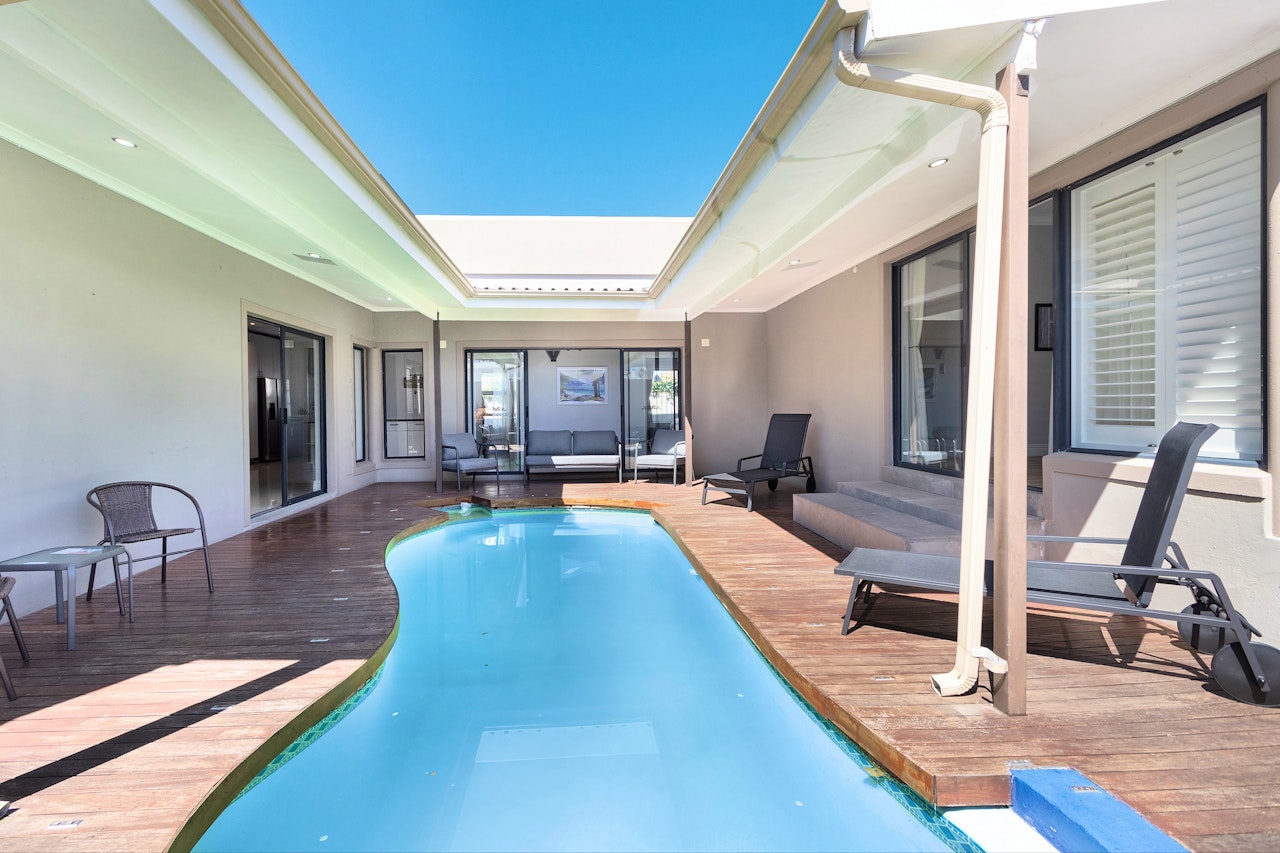 Bloubergstrand Accommodation at  | Viya