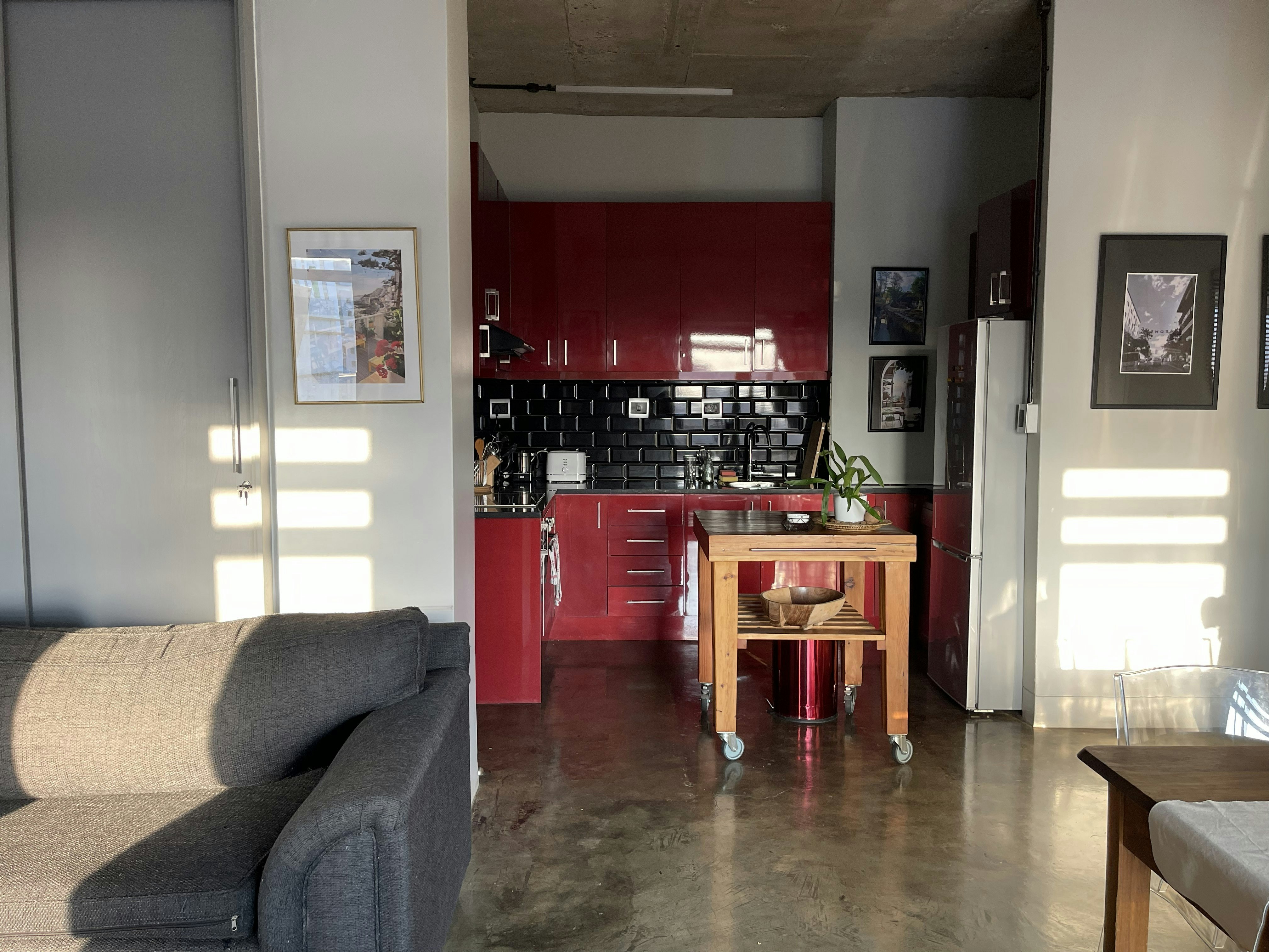 Cosy City Retreat image no 4 of 26