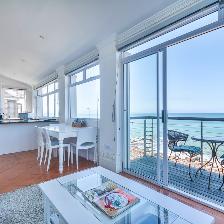 Cape Town Accommodation at Oceanfront Penthouse | Viya