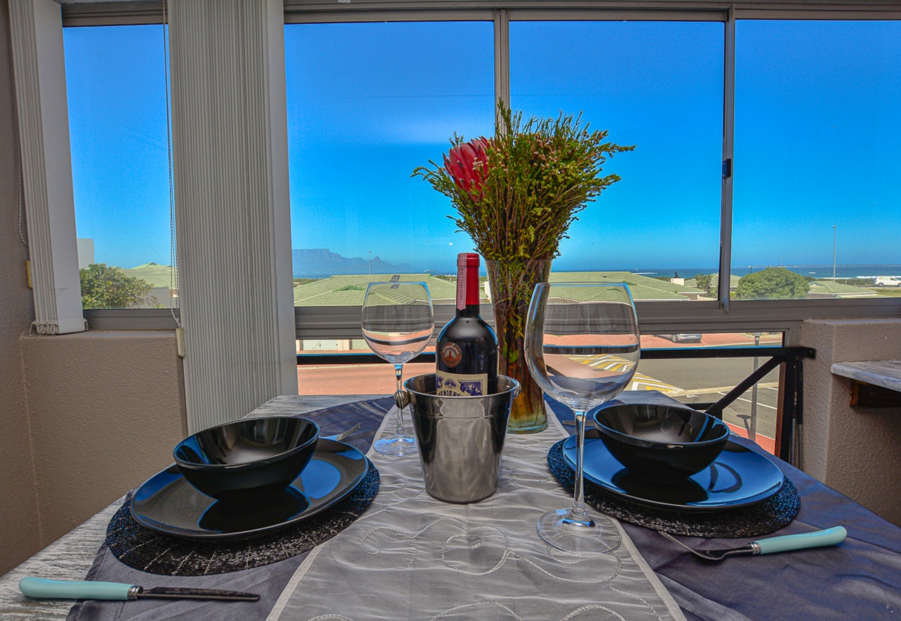 Bloubergstrand Accommodation at  | Viya