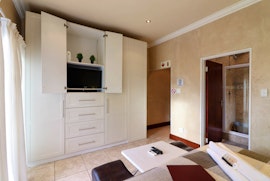 Bloubergstrand Accommodation at  | Viya