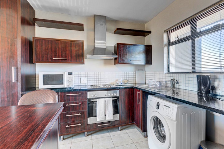 Cape Town Accommodation at UniqueStay Knightsbridge Apartment 604 | Viya