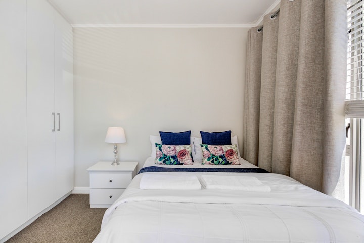 Cape Town Accommodation at UniqueStay Mayfair 3 Bedroom Apartment | Viya