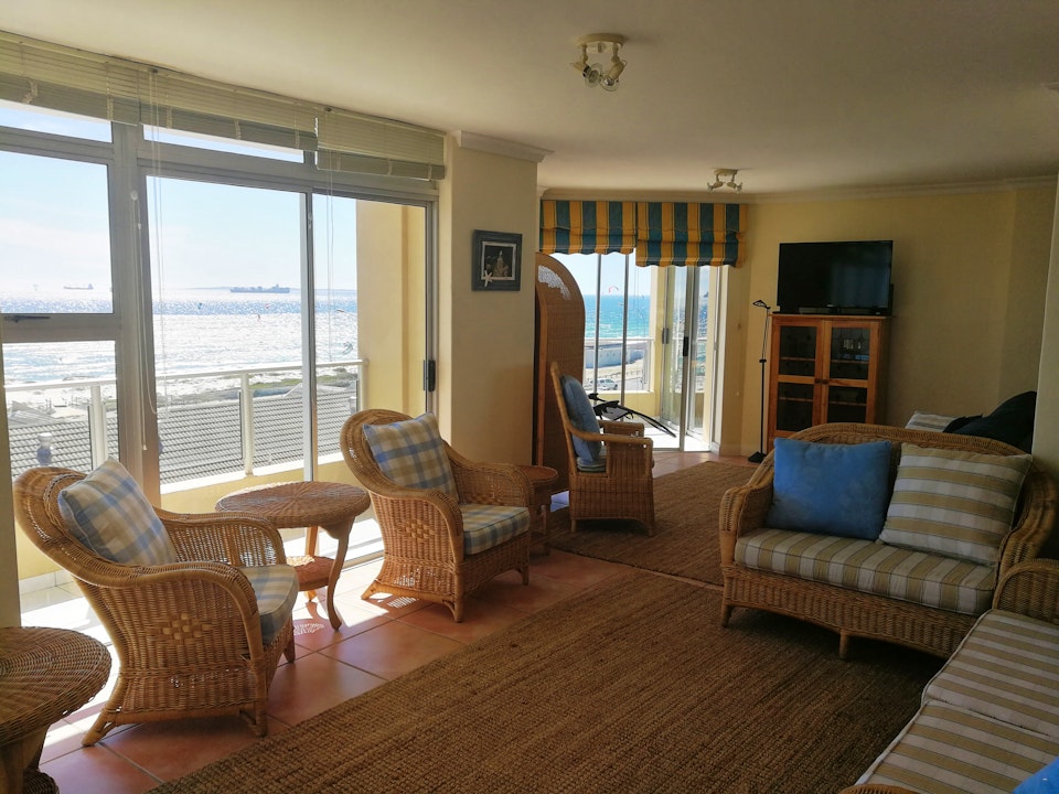 Bloubergstrand Accommodation at  | Viya