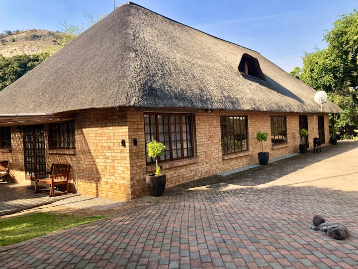 Mpumalanga Accommodation at Owls Thatch Guest Cottage | Viya
