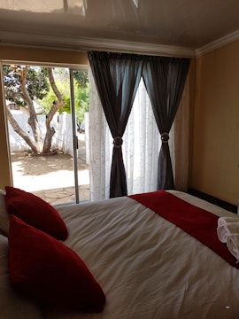 Between Zeerust/Gaborone Accommodation at Tracey's Family Restaurant and Guesthouse | Viya