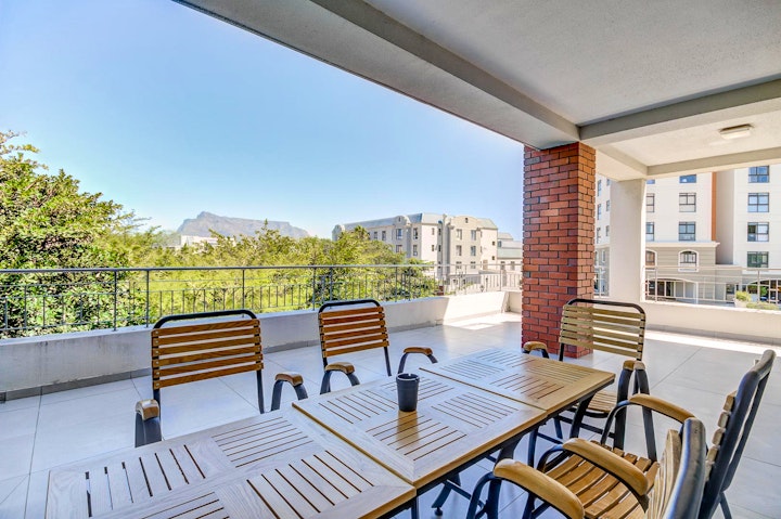 Cape Town Accommodation at UniqueStay Mayfair 3 Bedroom Apartment | Viya