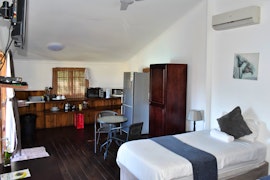 Ansteys Beach Accommodation at  | Viya