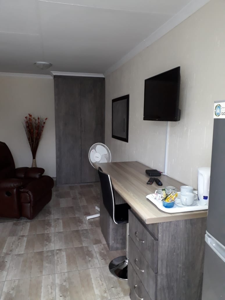 Accommodation Near Carnival City | LekkeSlaap