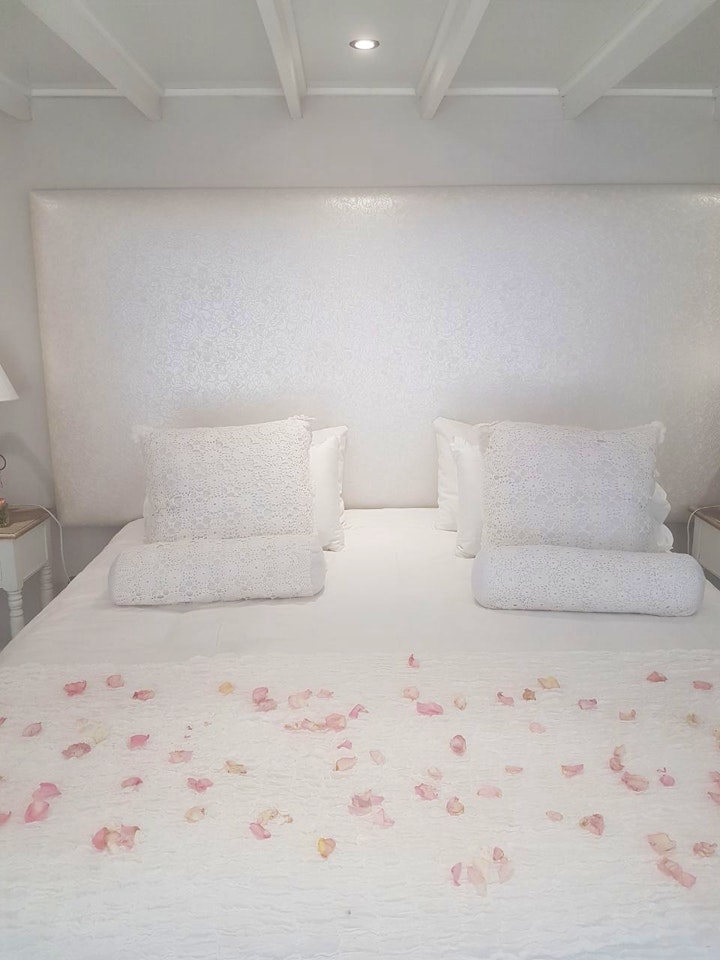 Bloemfontein Accommodation at A Bed & Roses Guest Rooms | Viya