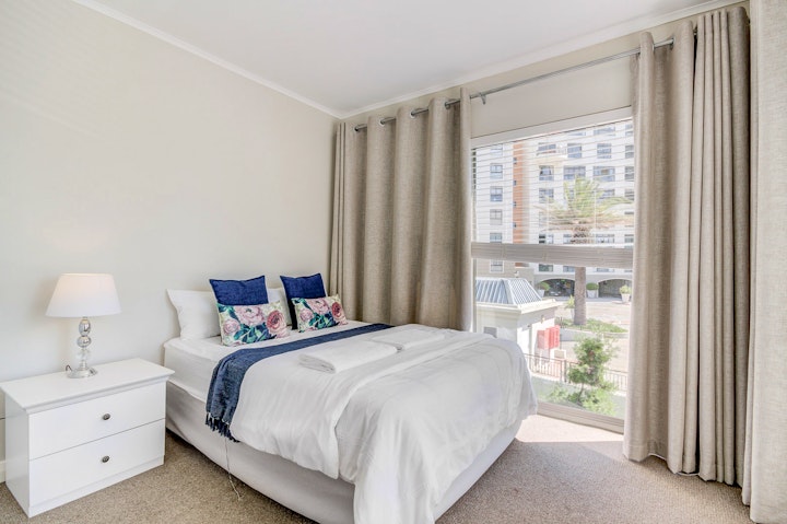 Cape Town Accommodation at UniqueStay Mayfair 3 Bedroom Apartment | Viya